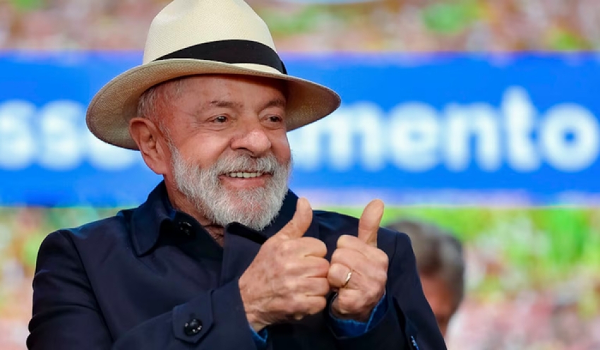 Lula sanciona reajuste para servidores federais com impacto fiscal de R$ 73,7 bilhões