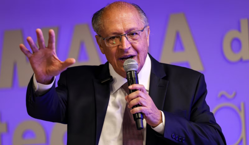 Alckmin diz que consignado privado visa melhorar renda, não elevar endividamento