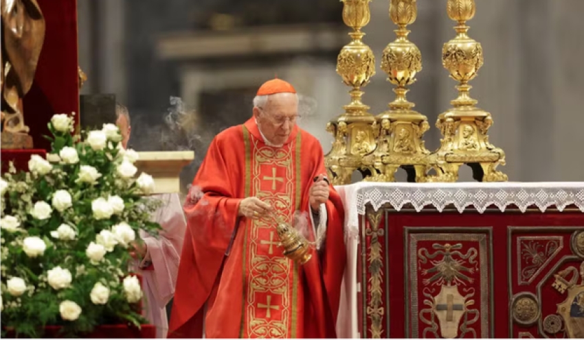 Decano do Vaticano diz que espera 'fumaça branca' ainda na noite desta quinta (8)