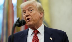 Trump compara Ucrânia e Rússia a crianças e diz que &#039;talvez seja melhor deixar lutarem por um tempo antes de os separar&#039;