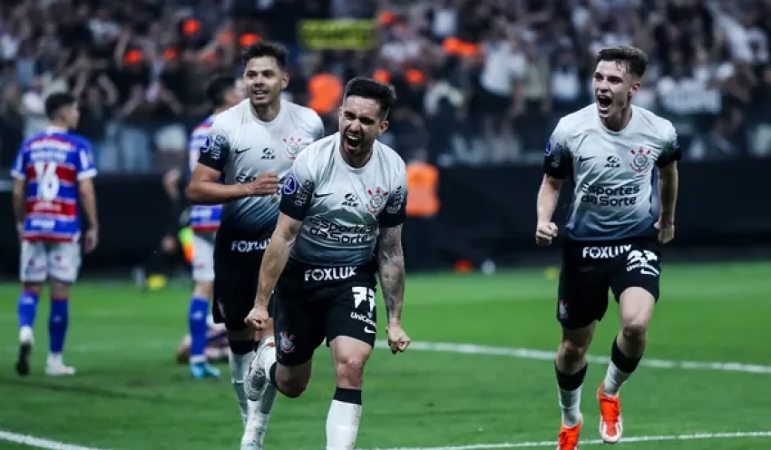 Corinthians volta a vencer Fortaleza e vai às semifinais da Copa Sul-Americana