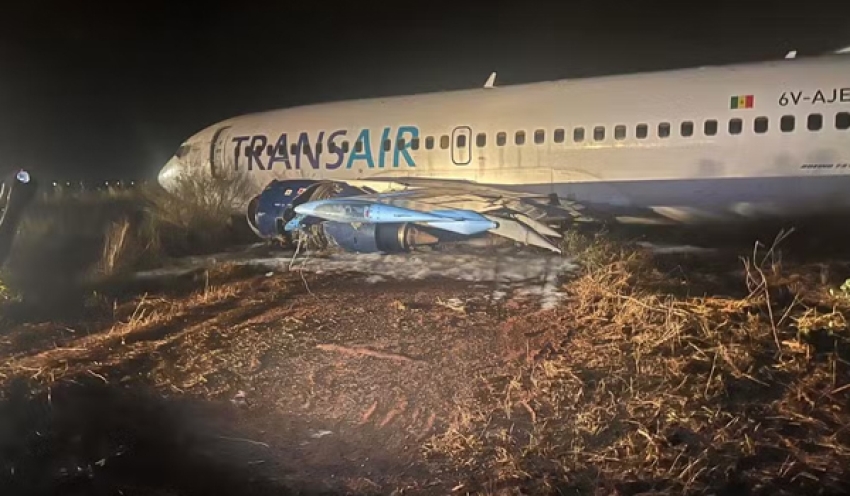 Boeing 737 derrapa na pista do aeroporto de Dacar, no Senegal, e 11 ficam feridos