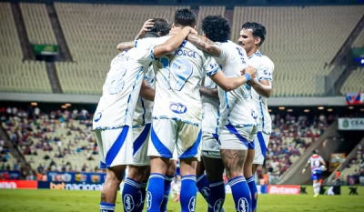 Cruzeiro vence Fortaleza fora de casa e se firma na briga pela liderança