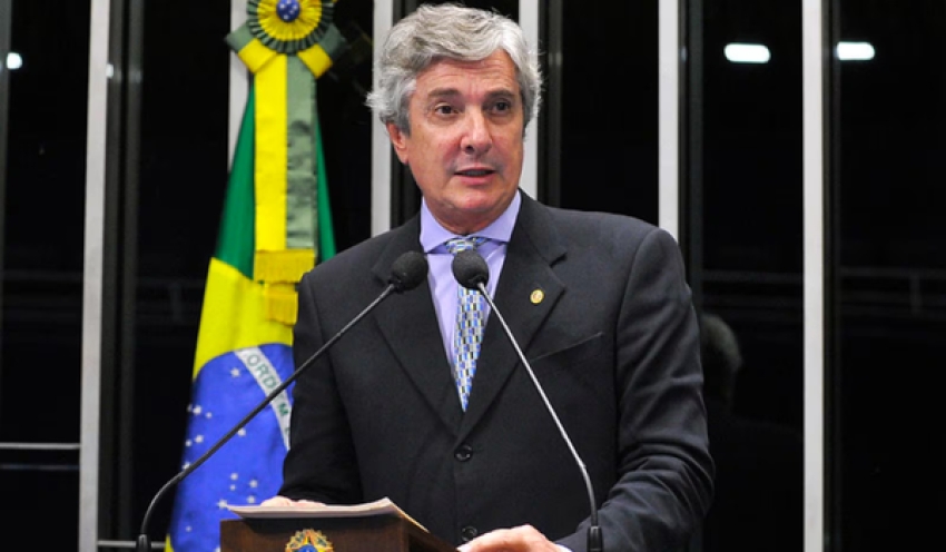 Moraes determina suspensão do passaporte diplomático de Collor após prisão