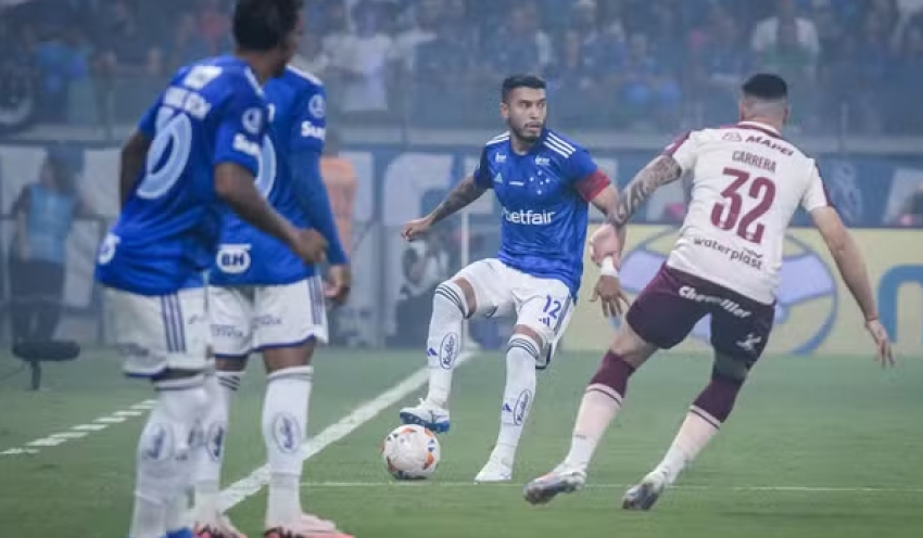 Cruzeiro sai na frente, mas cede empate ao Lanús na primeira semifinal da Copa Sul-Americana