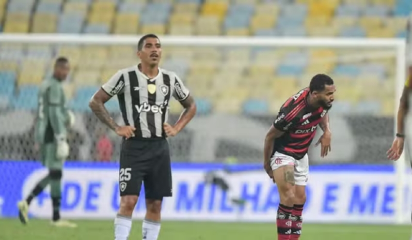 Com confusão no fim, Flamengo vence Botafogo em jogo atrasado pelo Carioca