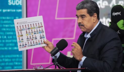 Venezuela: Maduro mostra cédula de votação na qual sua foto aparece mais de dez vezes