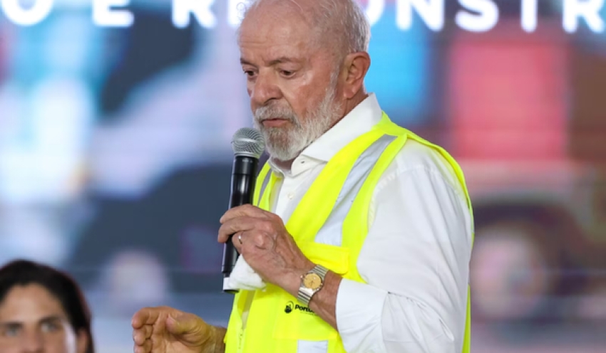 No RS nesta segunda, Lula assina contrato de compra de quatro navios para Petrobras