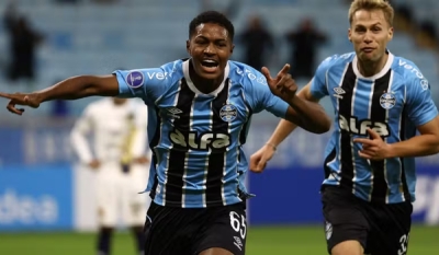 Grêmio vence, fica em segundo e vai pegar o Alianza Lima no playoff