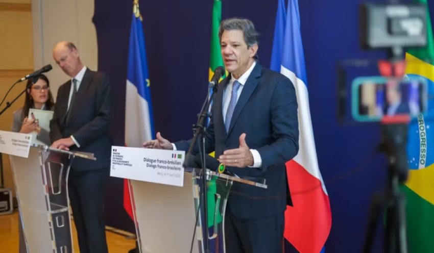 Haddad admite que prepara novas medidas para cumprir meta, mas rechaça termo 'pacote fiscal'