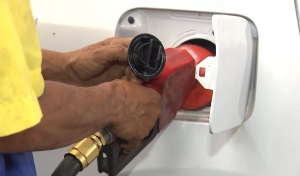Maior preço da gasolina tem queda de 10 centavos, em João Pessoa