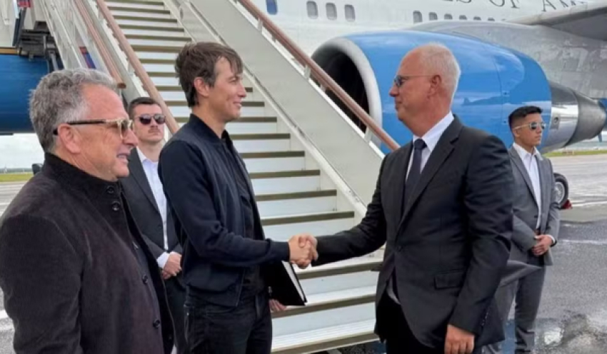 Enviados dos EUA chegam a Moscou para negociações de paz em meio a novos ataques russos na Ucrânia