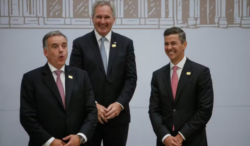 Chanceler da Argentina diz que Milei apoia família Bolsonaro, mas não pretende romper com Brasil: 'Vemos o mundo de maneira diferente'