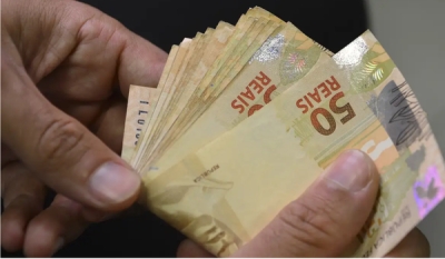 Benefícios sociais garantem rendimento médio recorde de R$ 836 em 2024