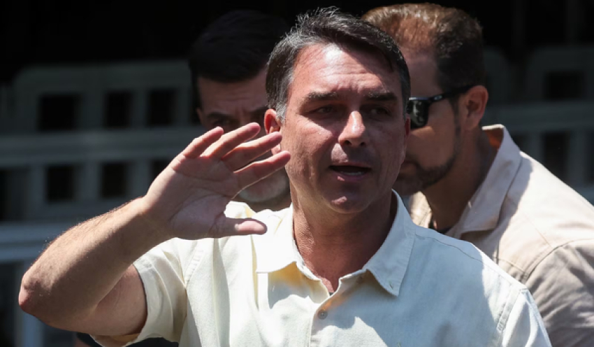 Flávio repercute reportagem sobre suposto repasse a filme de Lula: ‘Esse cara recebeu propina’