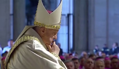 Papa aconselha padres a serem ágeis para que fiéis não cochilem: &#039;pessoas dormem e com razão&#039;