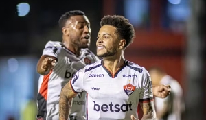 Vitória se impõe, faz quatro no Atlético-MG e deixa o Z-4 da Série A