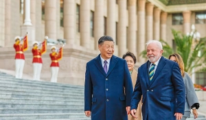 No Alvorada, Lula discute com ministros visita de Xi Jinping ao Brasil e relações com China