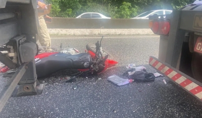 Estudante morre em acidente entre moto e caminhão na BR-230, em João Pessoa