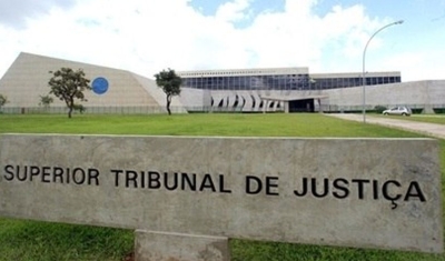 Lula nomeia uma advogada e dois desembargadores como ministros do Superior Tribunal de Justiça