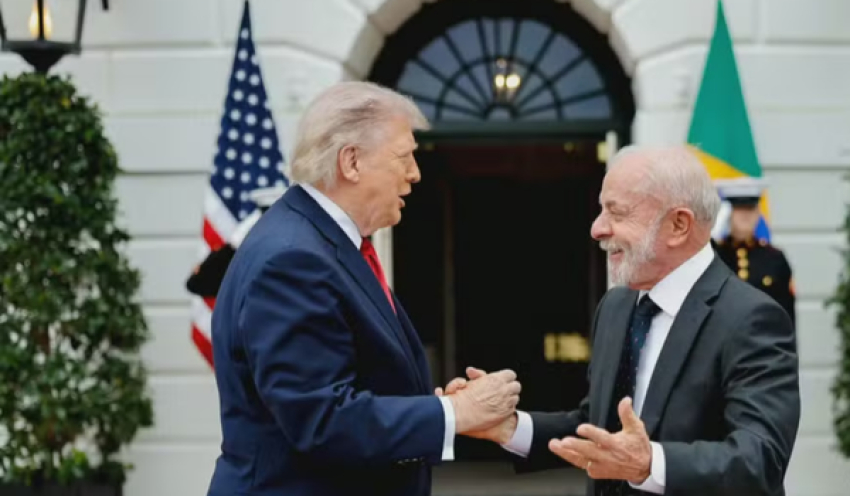 Lula chega à França para reunião do G7; governo vê chance de reunião com Trump