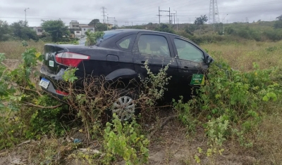 Carro roubado quando estava à serviço da Prefeitura de Campina Grande é recuperado