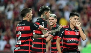 Flamengo vence e assume a liderança; Carpini vê pressão crescer no São Paulo