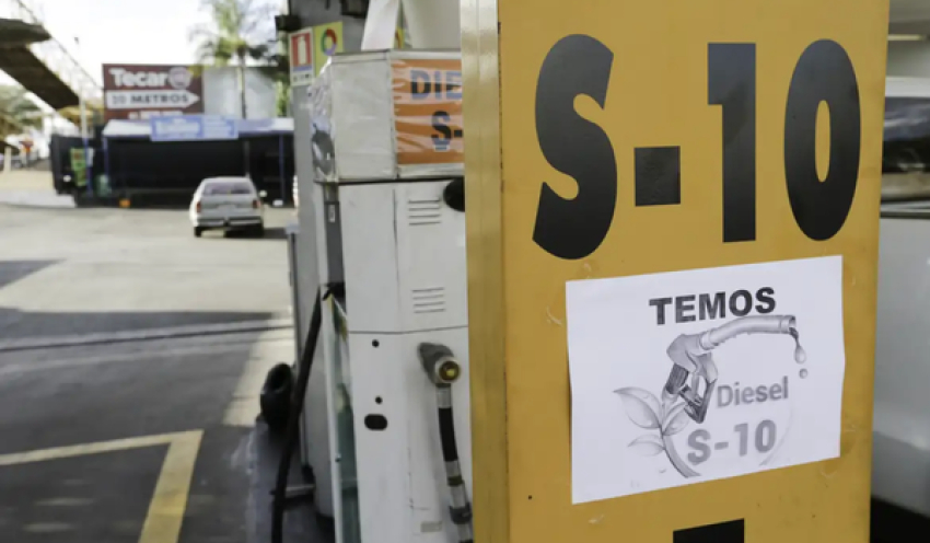 Petrobras ajusta preços do diesel para R$ 1,12