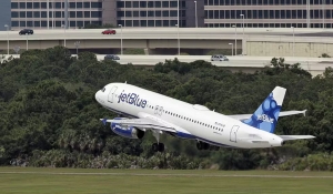 Corpos são encontrados no trem de pouso de avião no aeroporto da Flórida, nos EUA