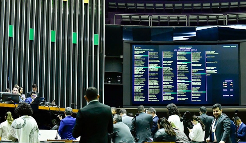 Congresso repõe R$ 4,25 bilhões em emendas de comissão no Orçamento 2024
