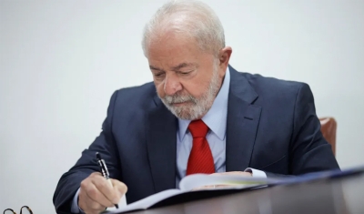 Lula assina decreto que atualiza regras da Lei de Acesso à Informação