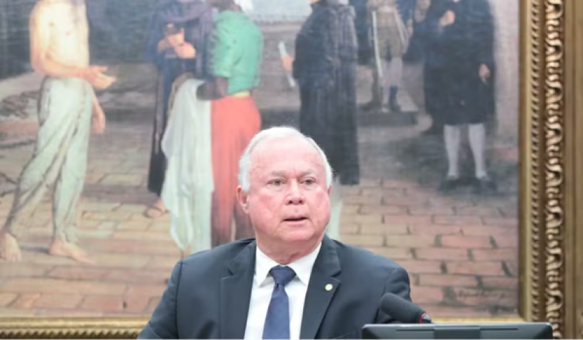 CCJ da Câmara dá aval à proposta que acaba com a escala 6x1