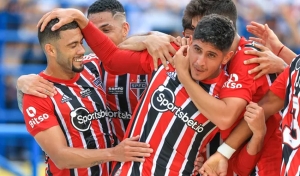São Paulo marca no fim e vence o Santo André no ABC