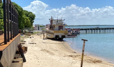 Homem morre vítima de descarga elétrica enquanto consertava barco, em Cabedelo