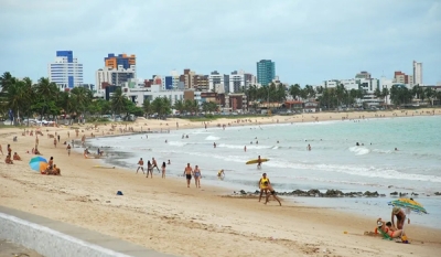 Dois trechos de praias estão impróprios para banho na Paraíba