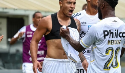 No sufoco, Santos vence o Goiás na Vila e acaba com jejum de 12 jogos