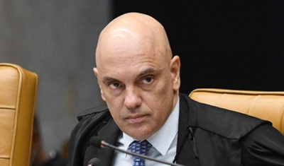 Moraes determina que redes sociais enviem à PGR postagens de Bolsonaro sobre urnas