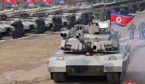 Kim Jong-un é fotografado dirigindo tanque de guerra da Coreia do Norte