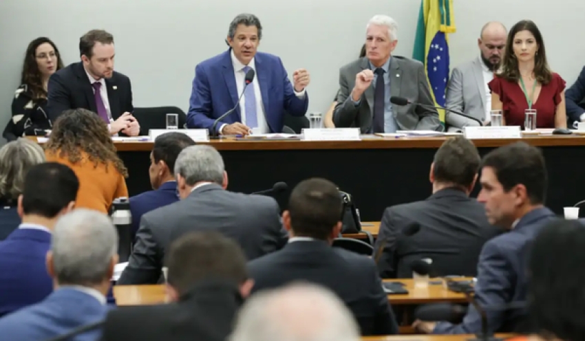 Fim de isenção a títulos privados não prejudicará produtor, diz Haddad