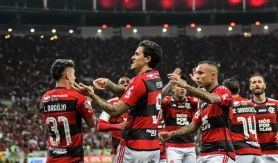 Flamengo vence Palmeiras com autoridade e diminui diferença para o topo da tabela