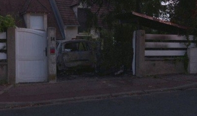 França: carro em chamas é jogado contra casa de prefeito durante protestos