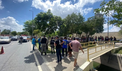 Corpo é encontrado boiando dentro de canal, em Campina Grande