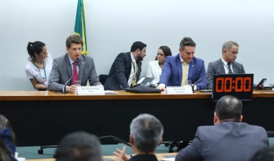 Prazo de CPI do MST acaba sem votação de relatório apresentado por Ricardo Salles