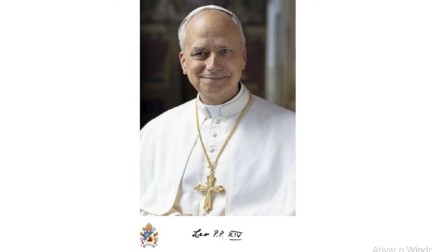 Foto oficial do papa Leão XIV é divulgada pelo Vaticano