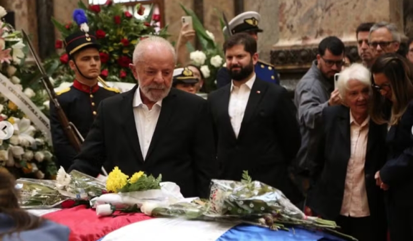 'Pessoas como Pepe Mujica não morrem', diz Lula após velório do ex-presidente do Uruguai