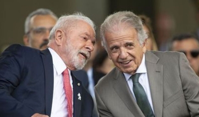 No 1º dia de trabalho de 2024, Lula se reúne com ministro da Defesa