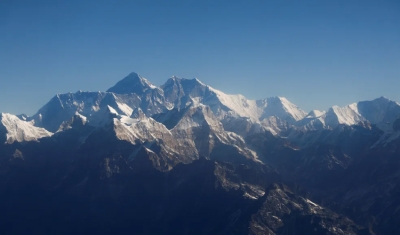 Helicóptero cai perto do Everest, no Nepal, e seis morrem