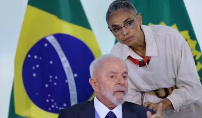 Lula disse a Marina que ela acertou ao se retirar de comissão após discussão com senadores, relata Ministério