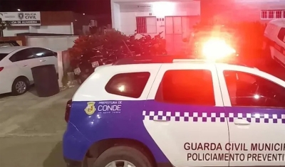 Homem é preso suspeito de maus tratos após agredir cachorro com uma foice, na Paraíba