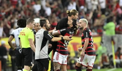 Flamengo vence o Corinthians e abre vantagem na semifinal da Copa do Brasil